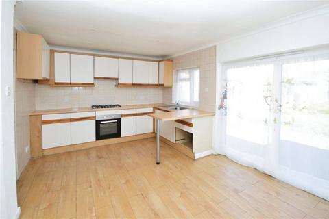 3 bedroom semi-detached house to rent, Martindale Road, Hounslow TW4