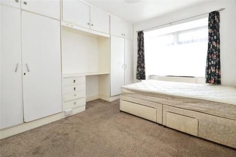 3 bedroom semi-detached house to rent, Martindale Road, Hounslow TW4