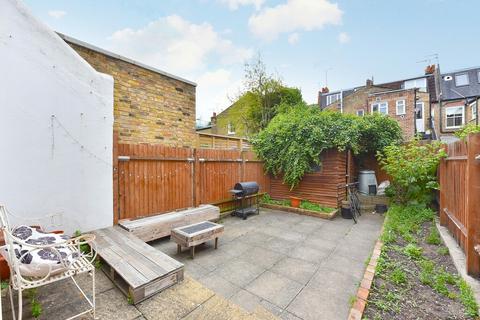 1 bedroom in a house share to rent, Kimbell Gardens, Parsons Green, SW6