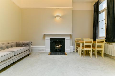 Studio to rent, Inverness Terrace, W2