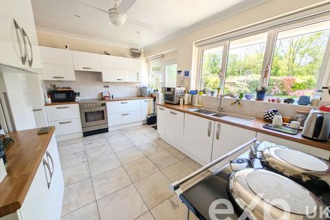 4 bedroom detached bungalow for sale, Old Watling Street, Rochester ME2