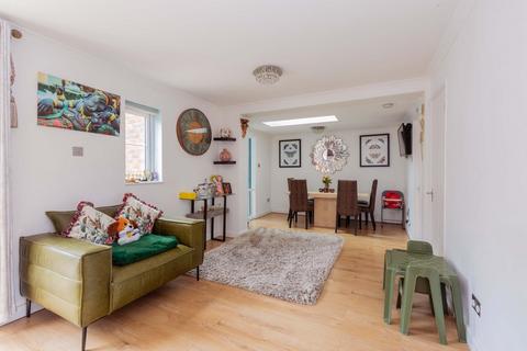 undefined, Moor Furlong, Cippenham SL1