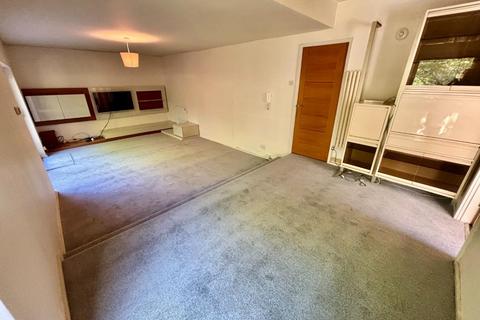 2 bedroom apartment for sale, Kingston Court, Didsbury