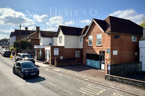 Retail property (high street) to rent - Cookham SL6