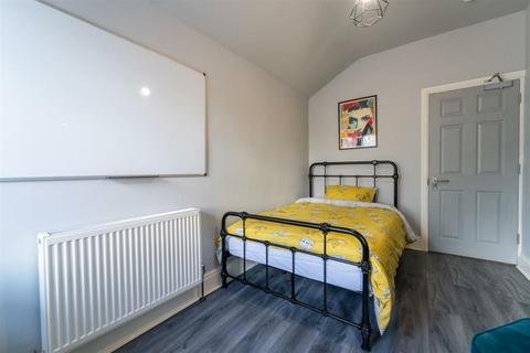 6 bedroom terraced house to rent, Ossory Street, Manchester M14