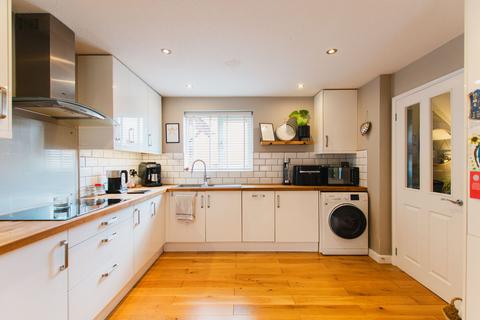 3 bedroom semi-detached house for sale, Quarry Close, Bloxham, OX15