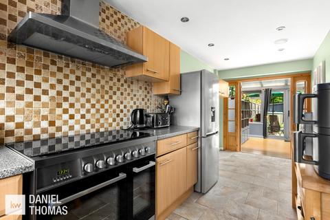 50 Fullers Close, Waltham Abbey, EN9 3EY