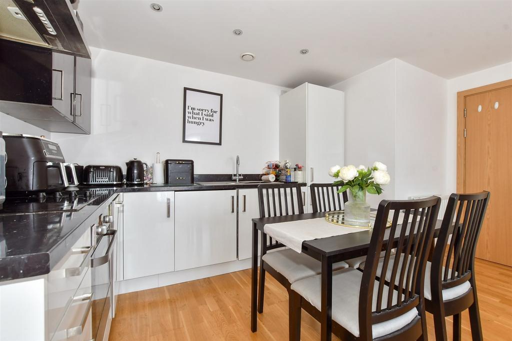 Kitchen/ Lounge/ Diner