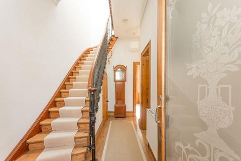 37 Cambridge Gardens, Edinburgh, EH6 5DH
