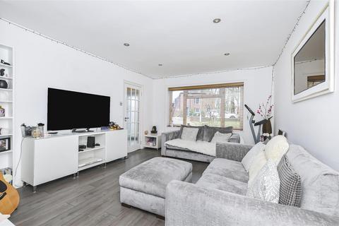 76 The Crescent, Bricket Wood, St Albans, AL2 3NF