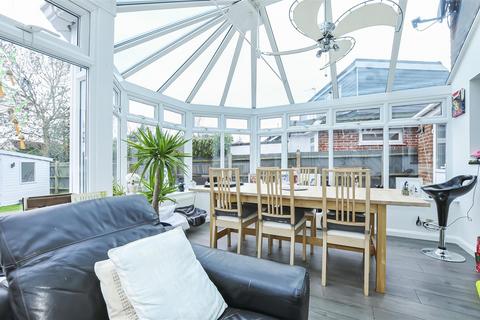 76 The Crescent, Bricket Wood, St Albans, AL2 3NF