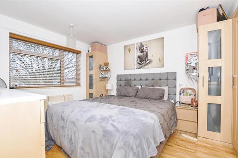 76 The Crescent, Bricket Wood, St Albans, AL2 3NF