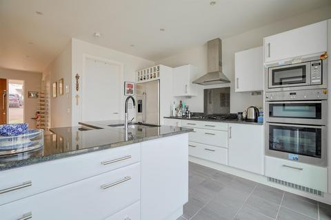 4 bedroom detached house for sale, 6 Upper Castle View, Blackpill, Swansea