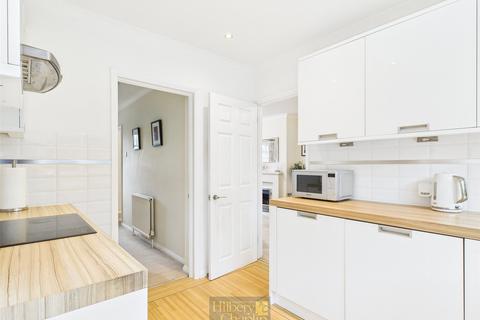3 bedroom semi-detached house for sale, Lonsdale Avenue, Hutton, Brentwood, Essex, CM13