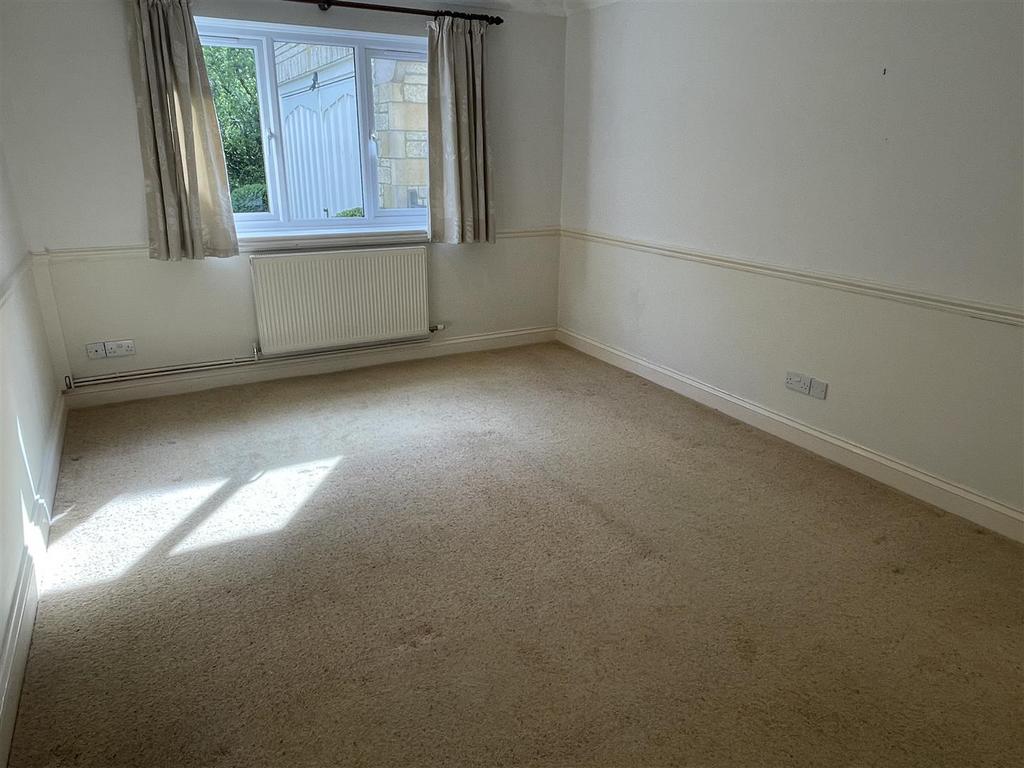 Bedroom 1.JPG