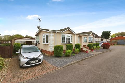 2 bedroom park home for sale, Danesbury Park Road, Welwyn, AL6
