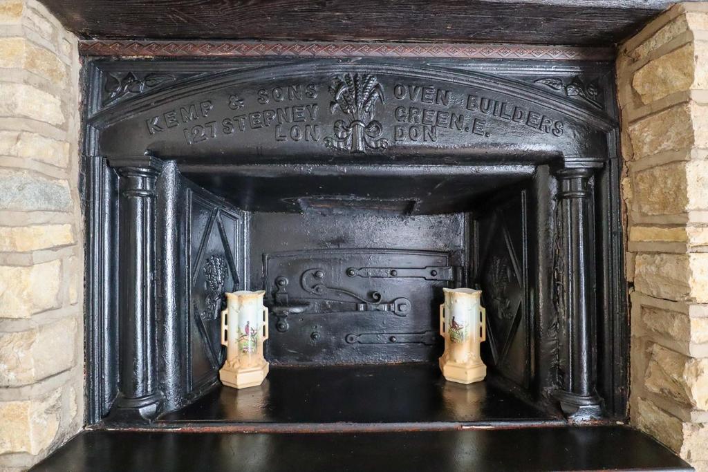 Old bread oven.jpg