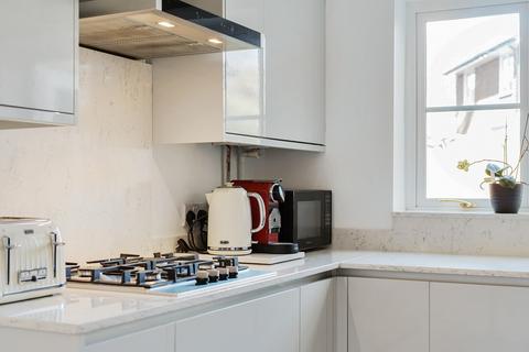 30 College Hill, Godalming, GU7 1YA