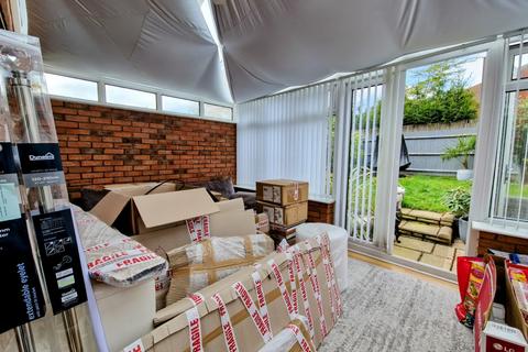 3 bedroom end of terrace house for sale, Aldershaws, Dickens Heath, Solihull, West Midlands, B90