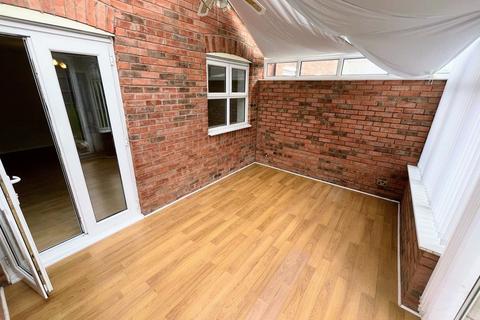 63 Aldershaws, Shirley, Solihull, B90 1SQ