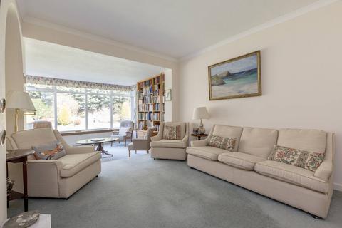 34 Cammo Gardens, Edinburgh, EH4 8EG