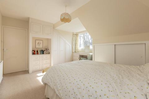 34 Cammo Gardens, Edinburgh, EH4 8EG