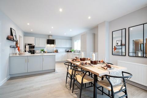 4 bedroom detached house for sale, Kempshott Hill, Kempshott, Basingstoke