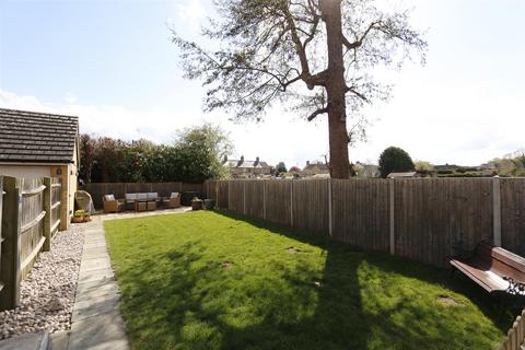 4 Hazel Close, Shefford, SG17 5YE