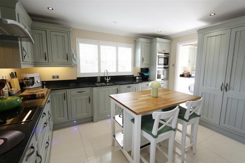 4 Hazel Close, Shefford, SG17 5YE