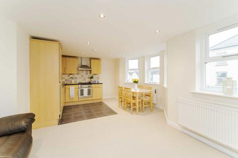 2 bedroom flat to rent, Sunnyhill Road, London SW16