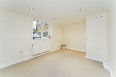 2 bedroom flat to rent, Sunnyhill Road, London SW16