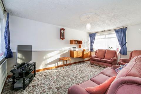 3 bedroom terraced house to rent, London E16