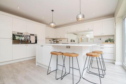 4 bedroom detached house for sale, Stoneleigh Road, Solihull