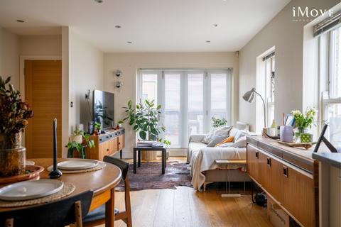 1 bedroom apartment for sale, Coopers Yard, London SE19