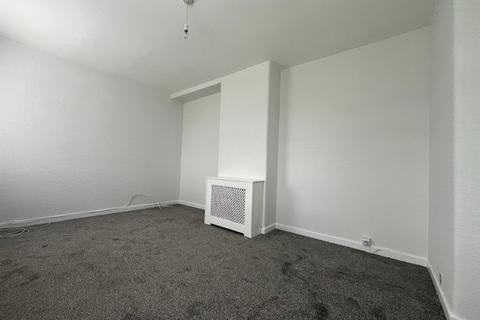 3 bedroom semi-detached house to rent, Castlelaw Crescent, Bilston EH25