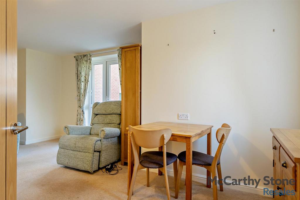8642048-interior08-800.jpg