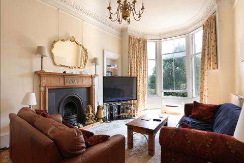 3 bedroom flat to rent, Parkside Terrace, Edinburgh,