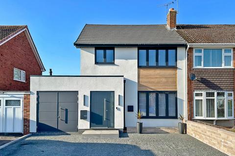 42 Rennison Drive, Wombourne, Wolverhampton, WV5 9HW