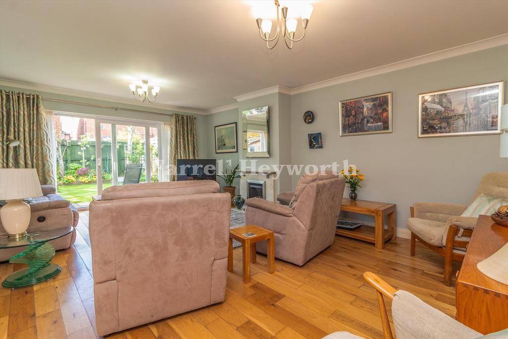 Lounge image 2