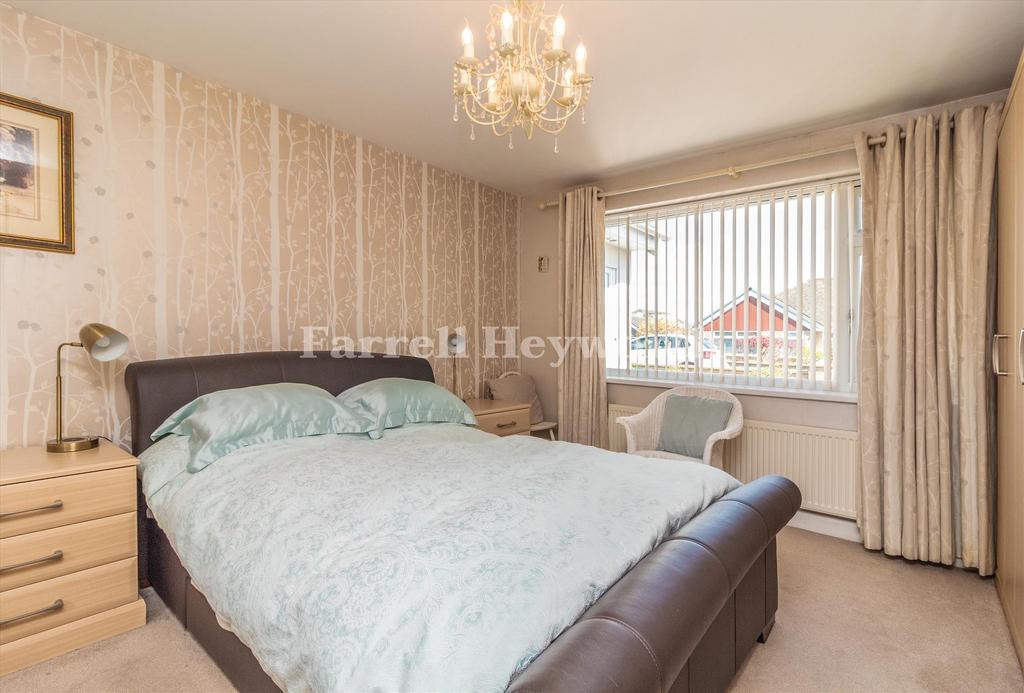 Bedroom 1 image 2
