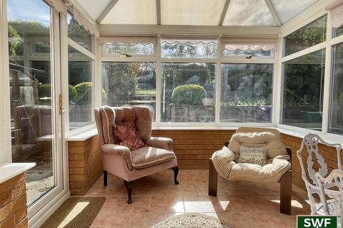 43 Dewsbury Drive, Wolverhampton, WV4 5RH