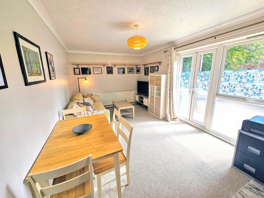 2 bedroom flat