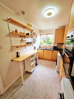 2 bedroom flat for sale, Cat Hill, East Barnet Village EN4