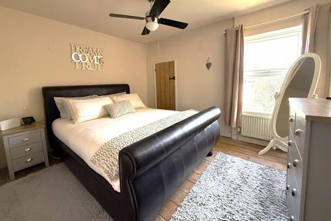 3 Clarkes Lane, Lowestoft, NR33 8HT