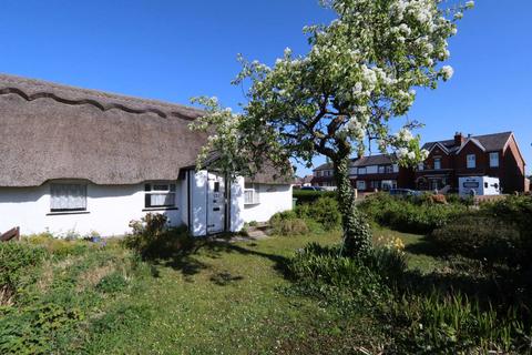 2 bedroom cottage for sale, Marshside Road, Southport PR9