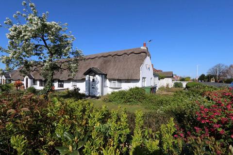 2 bedroom cottage for sale, Marshside Road, Southport PR9