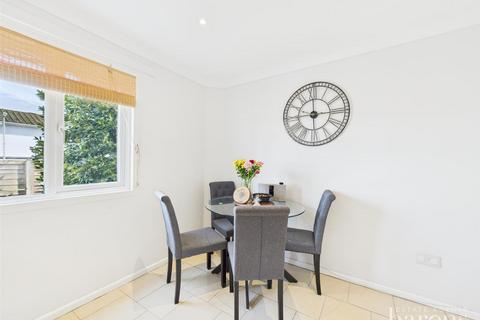 63 Warwick Road, Winklebury, Basingstoke, RG23 8DZ