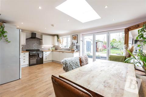 2 bedroom bungalow for sale, Third Avenue, Wickford, Essex, SS11