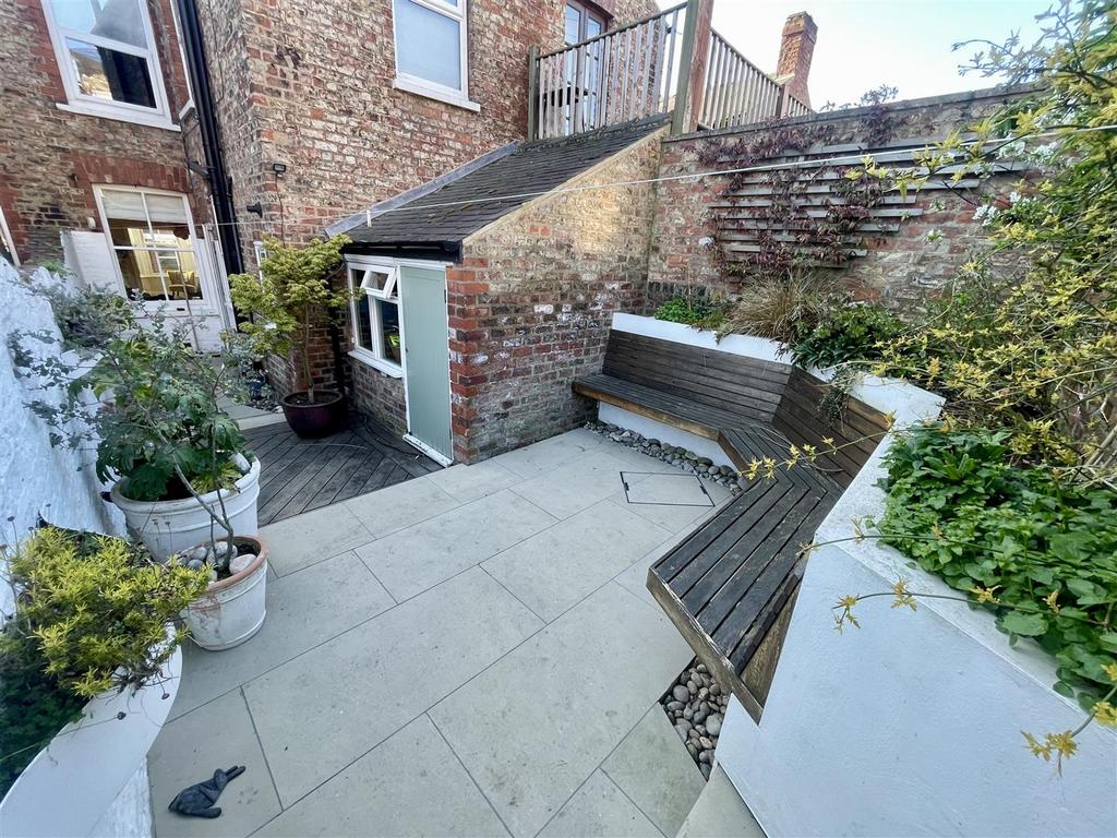 Lindley garden 1.jpeg