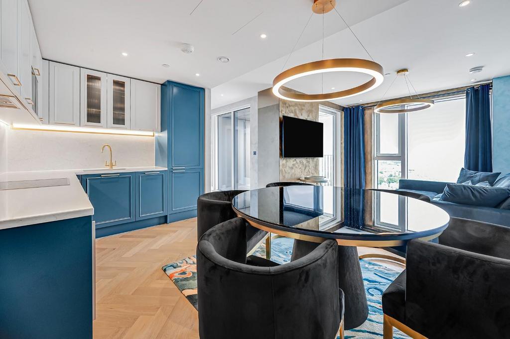 Open Plan Lounge - Kitchen